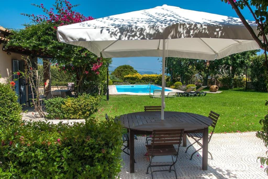 Villa Loukia Esparta Exterior foto