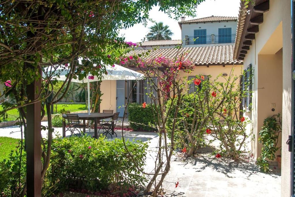 Villa Loukia Esparta Exterior foto