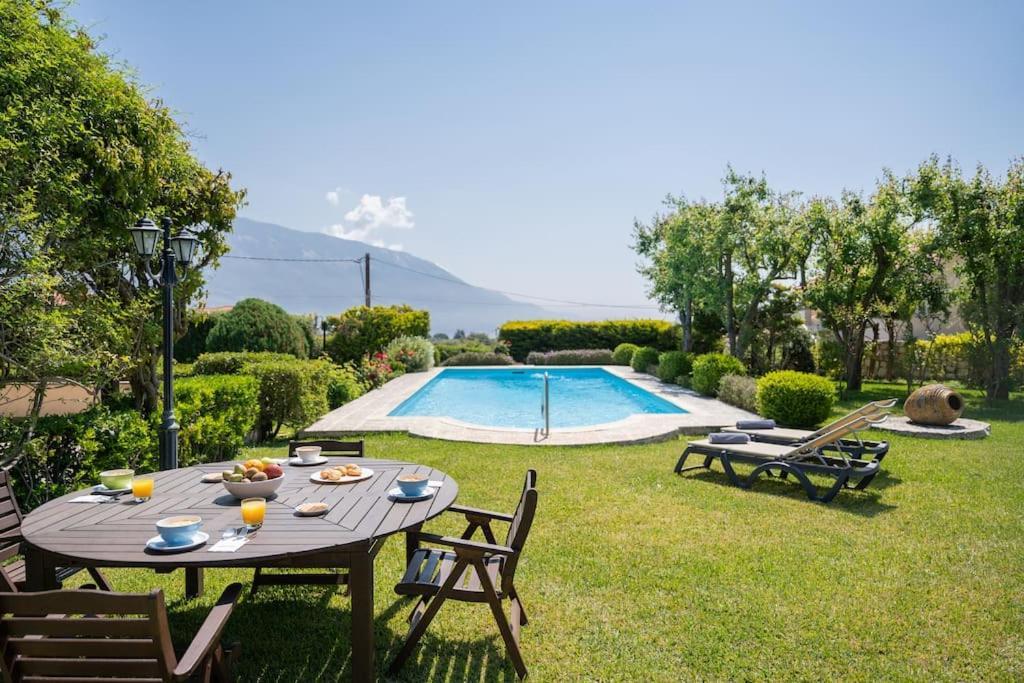 Villa Loukia Esparta Exterior foto